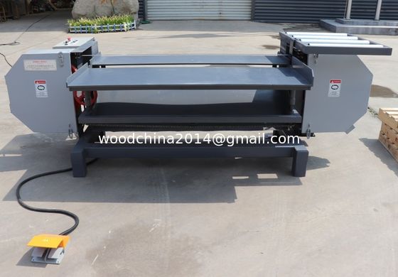 شاحنة شريط تفكيك الصفائح الخشبية لقطع الأظافر شاشة تفكيك الصفائح عرض 1750mm