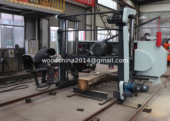 1070mm 37KW Large Bandsaw Mill Horizontal Band Saw For Milling Logs